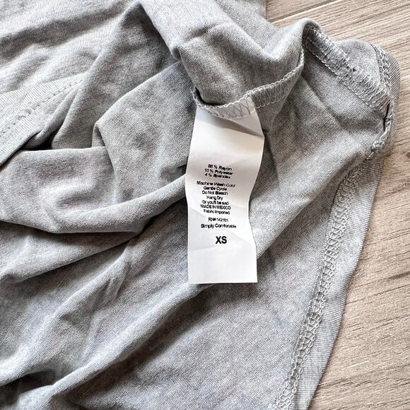 Lularoe Irma Light Gray Tunic Short Sleeve T-Shirt Size XS - Picture 6 of 8